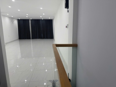 Cho thuê văn phòng   trệt   lầu 1   vị trí đẹp quận 7   có chỗ đậu ô tô 4