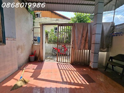Chủ gấp b.án gấp lô đất thổ cư nở hậu tặng nhà cấp 4 long trường 3.3 tỷ 0