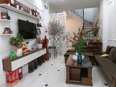 Bán nhà thượng thanh  long biên - sổ đẹp - vị trí tiềm năng - gần ngõ lớn - ngõ thông 0