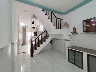 Nhà nở hậu tài lộc   2T ĐÚC THẬT   CÁCH MT BÀ HOM CHỈ 50M   4.X TỶ 4