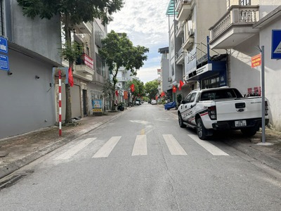 Cần bán 93,6m2 đất mặt phố Nguyễn Văn Hưởng - Sau là hồ Quán Tình, thoáng mát, sạch sẽ 8