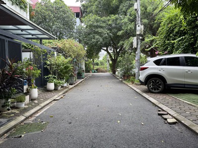Cần bán 93,6m2 đất mặt phố Nguyễn Văn Hưởng - Sau là hồ Quán Tình, thoáng mát, sạch sẽ 2