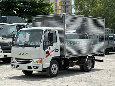 Xe tải JAC H250 2T5 Thùng Kín dài 3m8 1