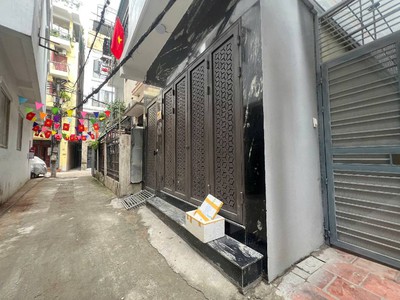 Bán nhà quận thanh  xuân- ngõ to- gần ô tô- nhà mới tinh- ở ngay- 38m2 0