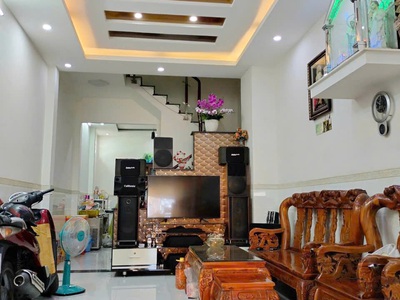 Nhà 3.9x17m, mặt tiền phạm thế hiển  số lẻ  p4q8 0
