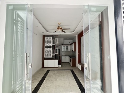 Bán nhà thạch bàn, cổ linh 62m x 5t cách 5m ra đường oto tránh, ở luôn chỉ 5 tỷ 2 còn tl. 0