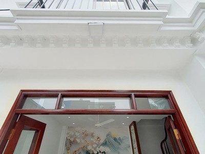 Cách 1 nhà ra đường thông, ô tô qua lại,hàng xóm khu đô thị hinode, nhà 4.5 tầng 30m2- giá 4 tỷ hơn 2