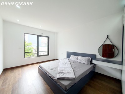 Cách 1 nhà ra đường thông, ô tô qua lại,hàng xóm khu đô thị hinode, nhà 4.5 tầng 30m2- giá 4 tỷ hơn 4