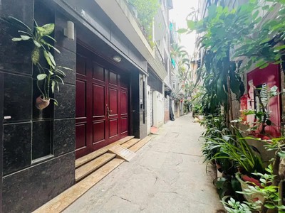 Bán nhà kim ngưu ngõ thông tkc. 63m x5t. giá 19tyr  có tl 4