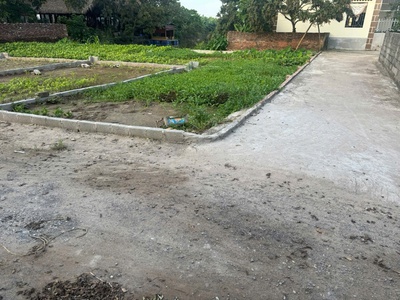 Siêu phẩm lô góc 2 mặt tiền đường thông   đường đang trải nhựa  ô tô tránh nhau  2