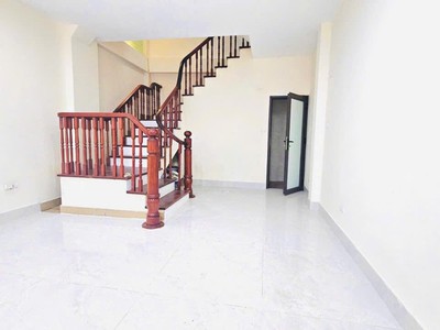 Chủ cần tiền bán gấp - nhà đẹp định công - 11.8 tỷ - vị trí trung tâm quận hoàng mai 2