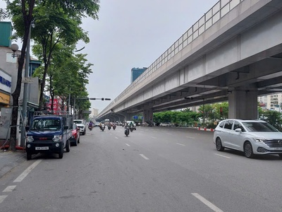 Bán nhà phạm văn đồng   lô góc, ngõ thông gần phố, full nội thất   5 tầng, 6.5 tỷ 0