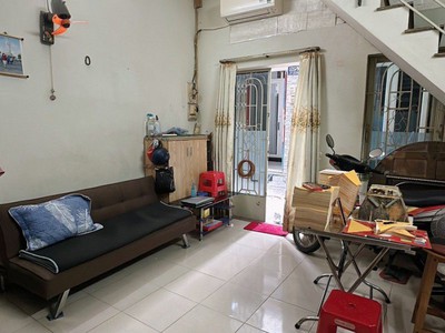 Nhà đường phạm văn bạch, gần mặt tiền, hẻm ngay nhà 3m, gần 30m2, 2 tầng  2pn, hoàn công đủ, tặng 1