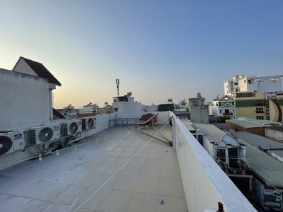 Hoàng hoa thám, phú nhuận - trệt, 2 lầu, sân thượng - 5 pn master - full nội thất - vài bước ra ô 1