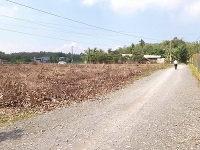 Bán gấp 200m2 đất giá 200 triệu liên hệ 0357 645 645 0