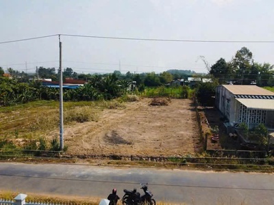 Bán gấp 200m2 đất giá 210 triệu liên hệ 0357 645 645 0