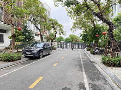 Bán siêu phẩm ngọc thụy - 313m2 - mặt tiền 14m - giá chỉ 47,5 tỷ , 0