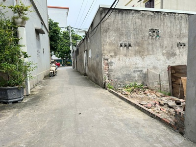 Bán đất thôn 3, quang minh, mê linh. đường thông, oto đỗ. gần sân bóng giai lạc 2