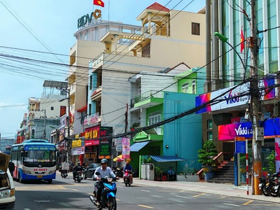 Bán nhà mặt tiền 2/4 p.vạn thạnh 1trệt 2 lầu gồm: 2pn 2wc  giá 12 tỷ thương lượng nhẹ cho khách 2