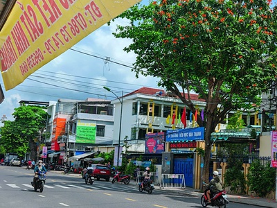Bán nhà mặt tiền 2/4 p.vạn thạnh 1trệt 2 lầu gồm: 2pn 2wc  giá 12 tỷ thương lượng nhẹ cho khách 0