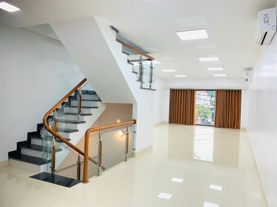 Chính chủ cho thuê nhà shophouse 5 tầng mặt đường nguyễn tất thành   kđt vạn cát, phường tích sơn, 1