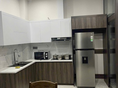 Cho thuê nguyên căn 4 phòng ngủ hiện đại tại Vinhomes Marina 1