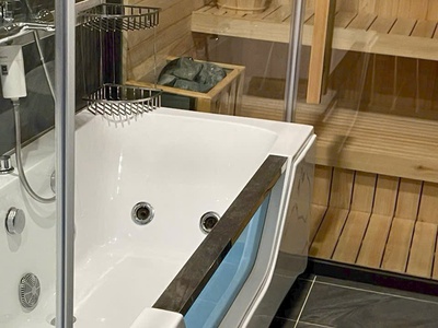 Cho thuê nguyên căn 4 phòng ngủ hiện đại tại Vinhomes Marina 5
