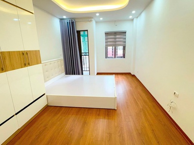 Bán nhà xây mới ngõ 250 Tân Mai, 35m2 x 5 tầng, 7 tỷ 2