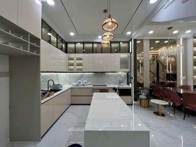BÁN NHÀ 1 TRỆT 2 LẦU Vị TRÍ đẹp, thoáng mát, giá cực tốt 3