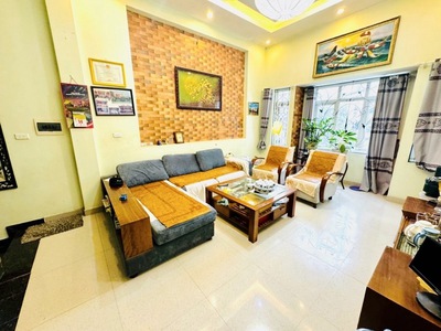 Bán nhà đội cấn   ô tô vào nhà, mặt tiền rộng,68m chỉ nhỉnh 14 tỷ 1