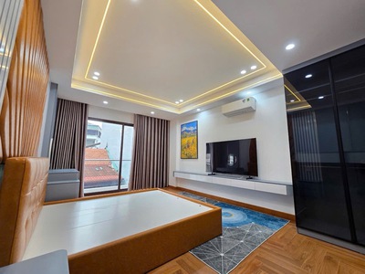 Bán nhà nguyễn văn cừ 47m x 7t, gara oto, thang máy, lô góc ở luôn giá hơn 12 tỷ còn tl. lh 3