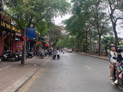 Bán nhà khu trung yên cầu giấy mặt tiền rộng hiếm có vị trí kinh doanh tốt giá hợp lý 1