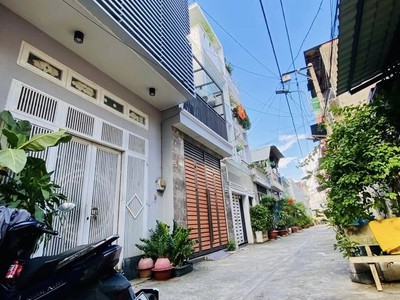 Chạm ngay aeon -  nhà mới 4 tầng   5pn  nội thất gỗ xịn xò - 60m2 giá mềm 1