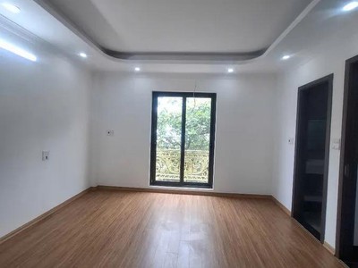 Cần bán nhà thạch bàn 35m2 6 tầng thang máy, ô tô tránh, dừng đỗ 9.x tỷ 4