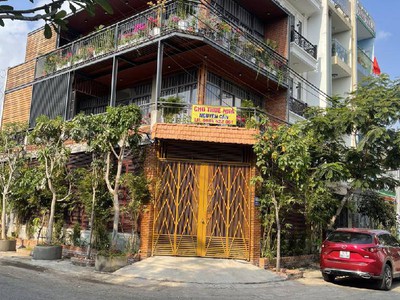 Nhà 1 trệt 2 lầu mới khủng full nội thất cơ bản đang làm căn hộ dịch vụ hẻm oto tải ngay cầu ông 1