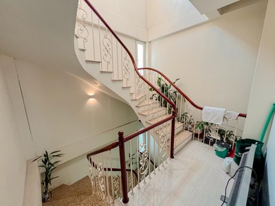 Cho thuê liền kề trung kính, 70m2, 5 tầng, ô tô đỗ cửa, làm văn phòng, spa 3