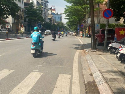 Cho thuê mặt bằng kinh doanh mặt phố số 120 tôn đức thắng, quận đống đa 2