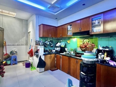 Bán nhà 1 căn ra mt nguyên hồng- bình thạnh 2 tầng - 64m2 - ngang 4m - chỉ 6.x tỷ 2