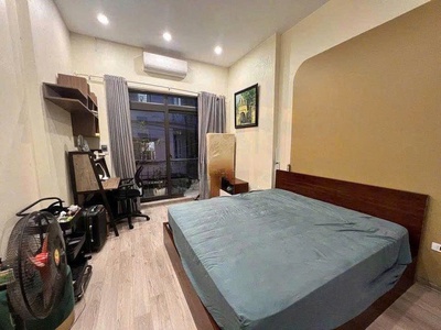 Cho thuê nhà nguyên căn ngõ 31 lãng yên, 35m2 x 5 tầng, 3 ngủ khép kín,  15 triệu 2