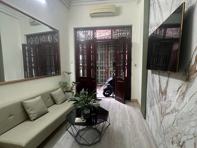 Cho thuê nhà ngõ phố nguyễn đức cảnh, 4 tầng, 22m2, 2 ngủ, 8 triệu ở nhóm ít người, gđ 0
