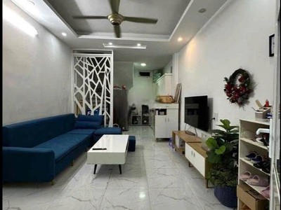Cho thuê nhà ngõ 194 thanh đàm, 30m x 4 tầng, 3pn, 3 wc, 1p thờ, 1 sân phơi  rộng, 9 triệu 0