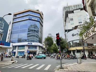 Bán nhà mặt tiền phan phú tiên, sau lưng đại học y dược, 4x21m, 4 tầng, 5pn, 20,8 tỷ. 0