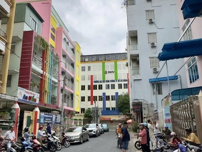 Bán nhà mặt tiền phan phú tiên, sau lưng đại học y dược, 4x21m, 4 tầng, 5pn, 20,8 tỷ. 2