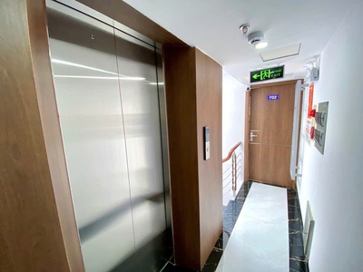 Bán nhà lạc long quân - 60m x 7 tầng thang máy - full nội thất - gần ô tô - phân lô - giá 18.5 tỷ 1