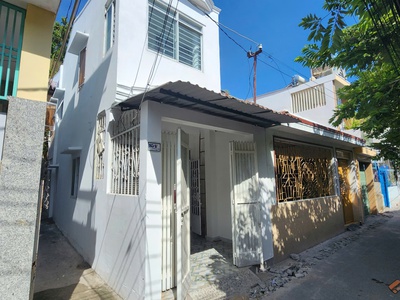 Bán nhà ngay chợ phương sài, phường tây nha trang. 0