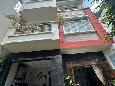 Bán gấp nhà hẻm   p.tân quý  phạm qúy thích 162 mét 4 tầng  ngang 7 mét: giá mềm nhất quận 17.5 tỷ 0