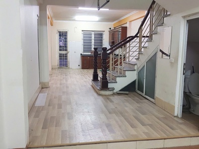 Cho thuê nhà nguyên căn 100m  x 4 tầng   tại ngõ 188/35 phố tư đình, phường long biên, quận long 1