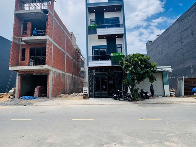Bán nhà dĩ an   nhà phố 4 tầng mặt tiền đường lớn   full nội thất   vị trí trung tâm an phú   giá 2