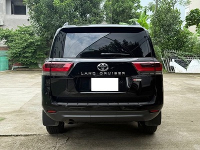 Bán Toyota Land Cruiser LC300 sản xuất 2024 siêu lướt. 2