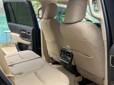 Bán Toyota Land Cruiser LC300 sản xuất 2024 siêu lướt. 10